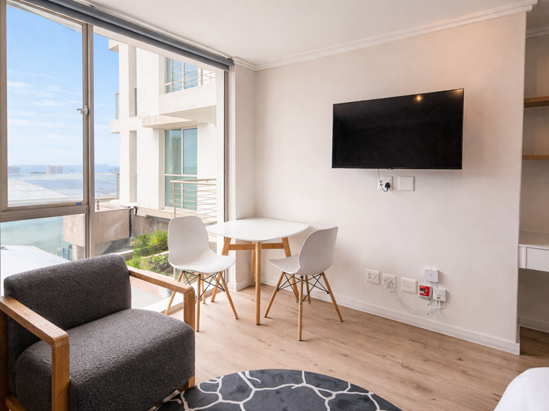 Modern Studio with Strong Airbnb Potential in a growing neighbourhood! - Photo 8