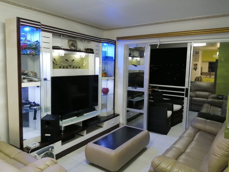 2 Bedroom Apartment For Sale In Sherwood - Photo 2