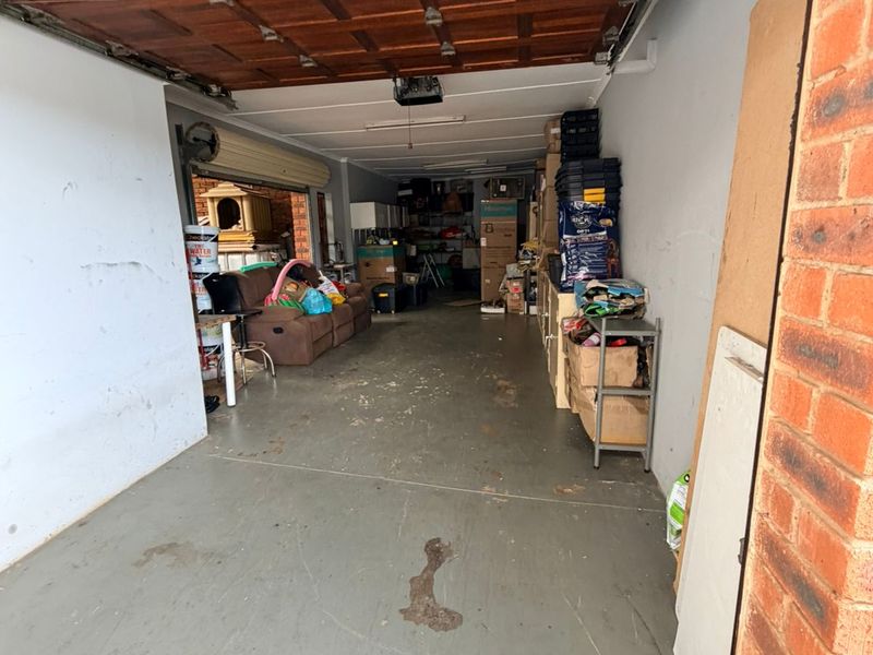 Stunning 4-Bedroom Home – Move-In Ready! - Photo 5