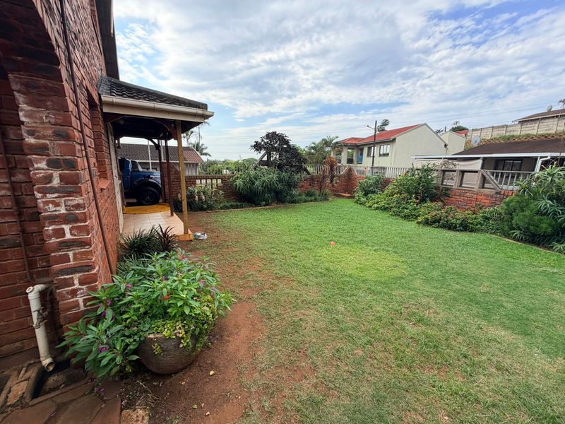 Stunning 4-Bedroom Home – Move-In Ready! - Photo 2