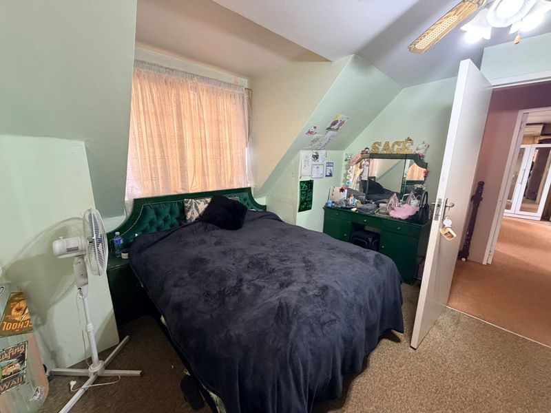 Stunning 4-Bedroom Home – Move-In Ready! - Photo 9