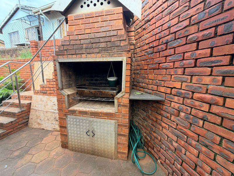 Stunning 4-Bedroom Home – Move-In Ready! - Photo 6