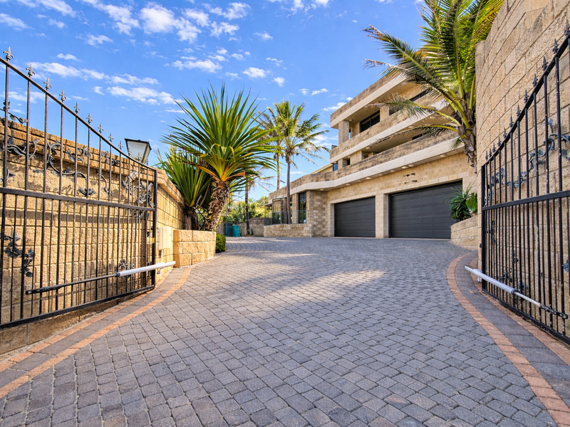 House For Sale In Ballito - Photo 2