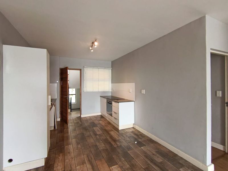 Modern two bedroom Apartment - Photo 3