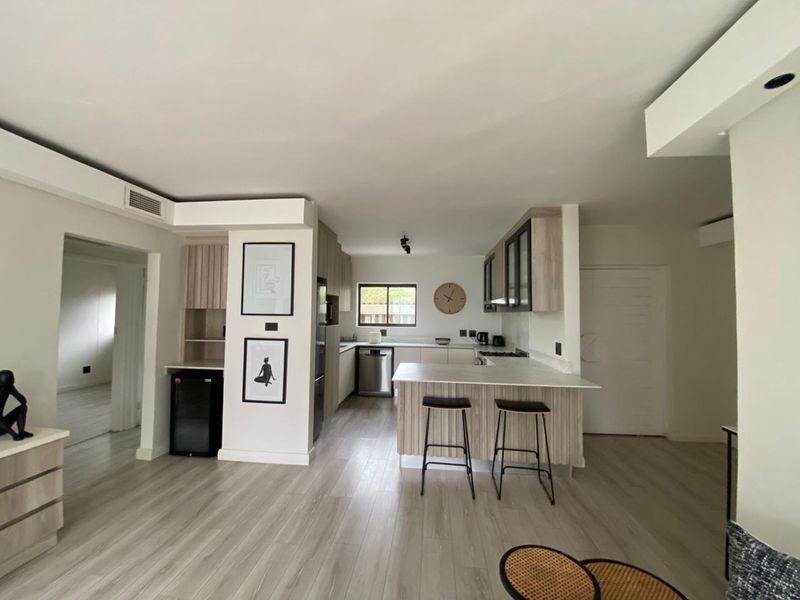 Modern Three Bedroom Townhouse - Photo 4