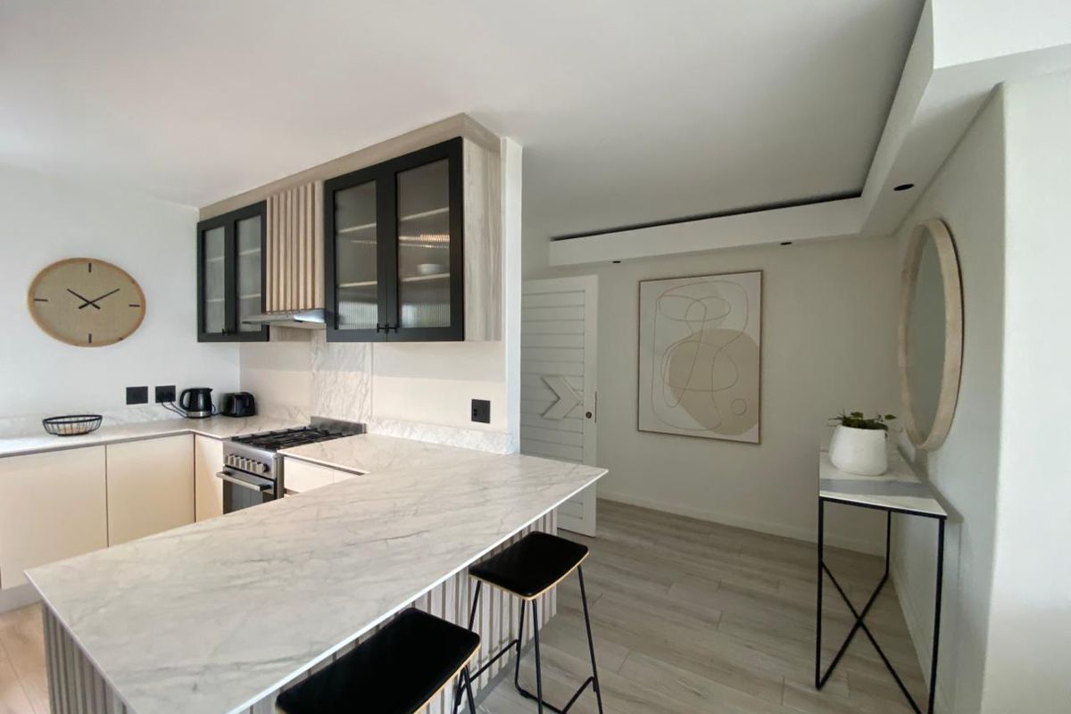 Modern Three Bedroom Townhouse - Photo 3