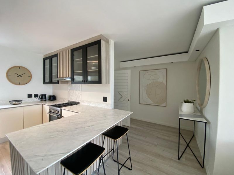 Modern Three Bedroom Townhouse - Photo 3