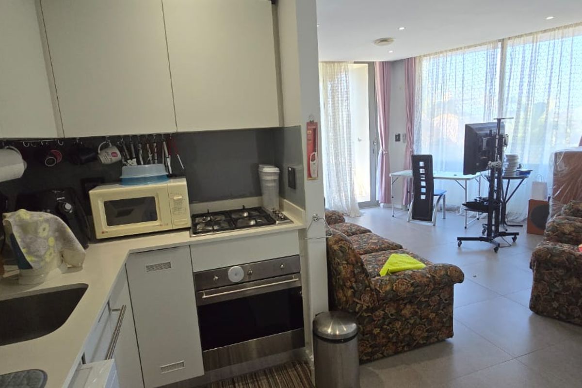 Unfurnished One Bedroom Apartment To Let - Photo 3