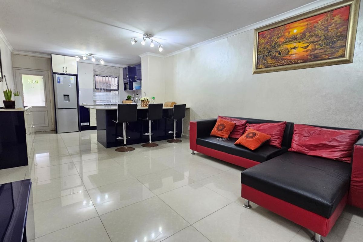 Fully furnished-Prime Property - Photo 4