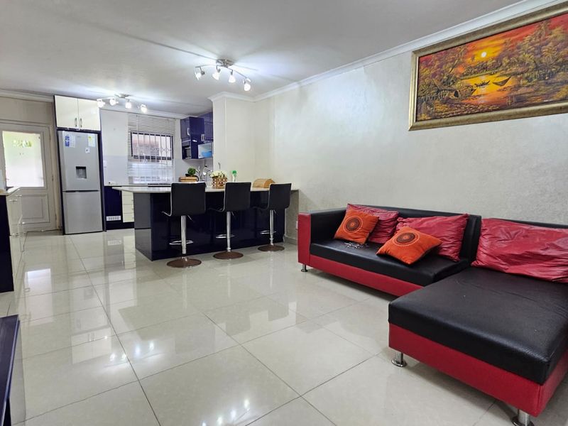 Fully furnished-Prime Property - Photo 4