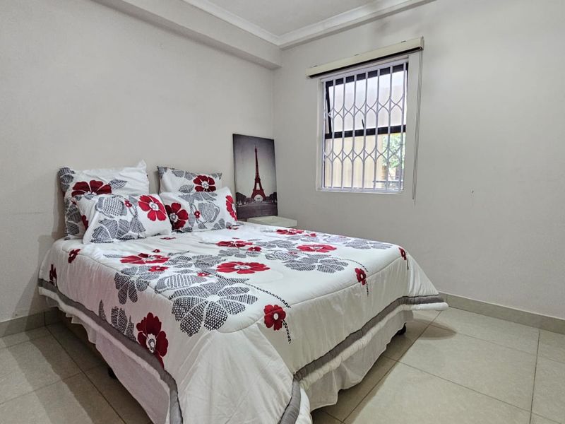 Fully furnished-Prime Property - Photo 7