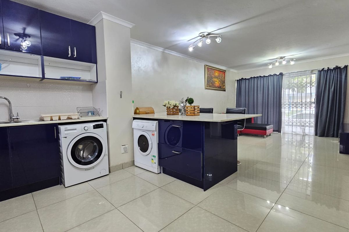 Fully furnished-Prime Property - Photo 2