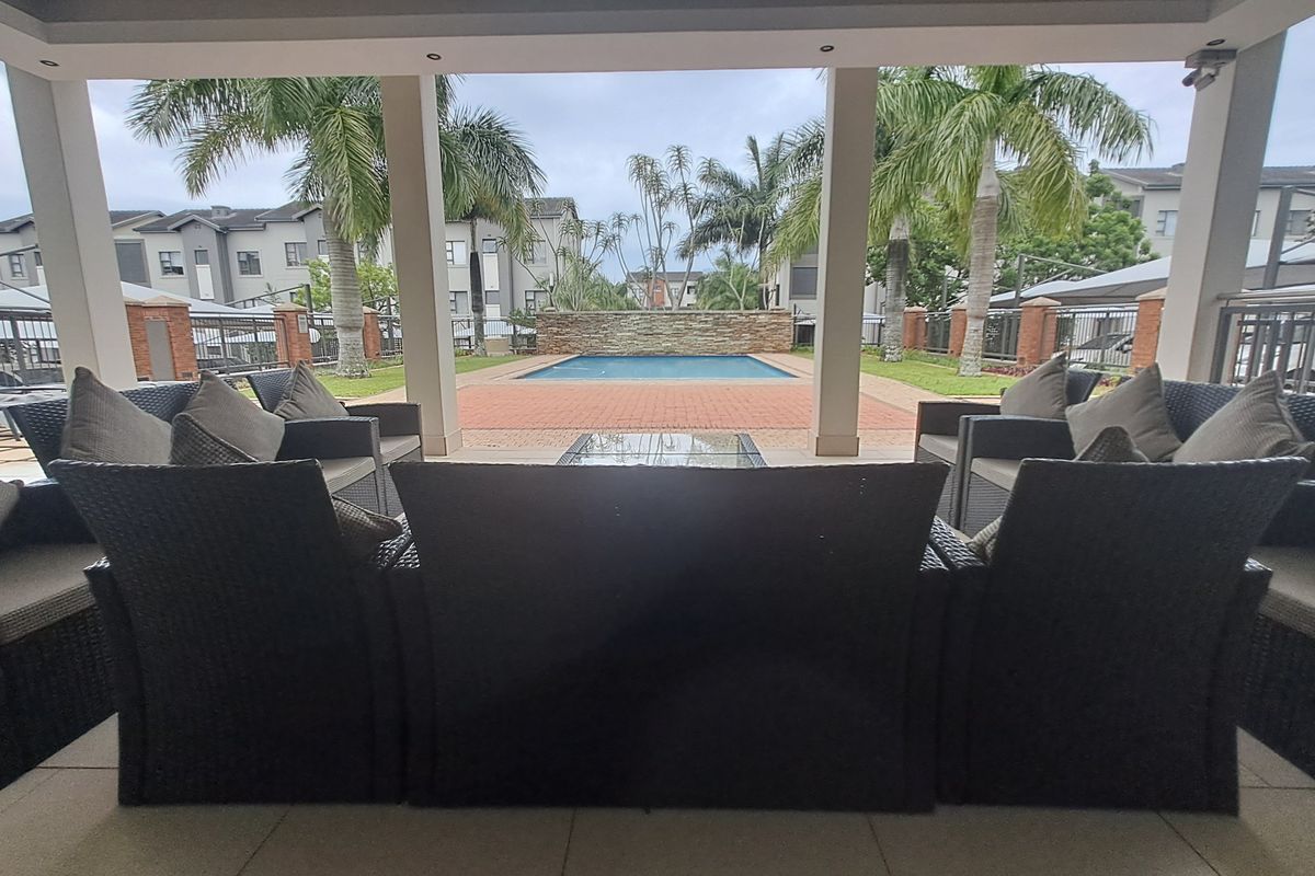 Fully Furnished Modern 2 Bed, 2 Bath Living – Comfort, Style & Convenience - Photo 4