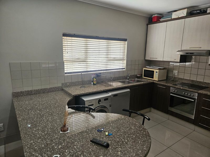 Fully Furnished Modern 2 Bed, 2 Bath Living – Comfort, Style & Convenience - Photo 7