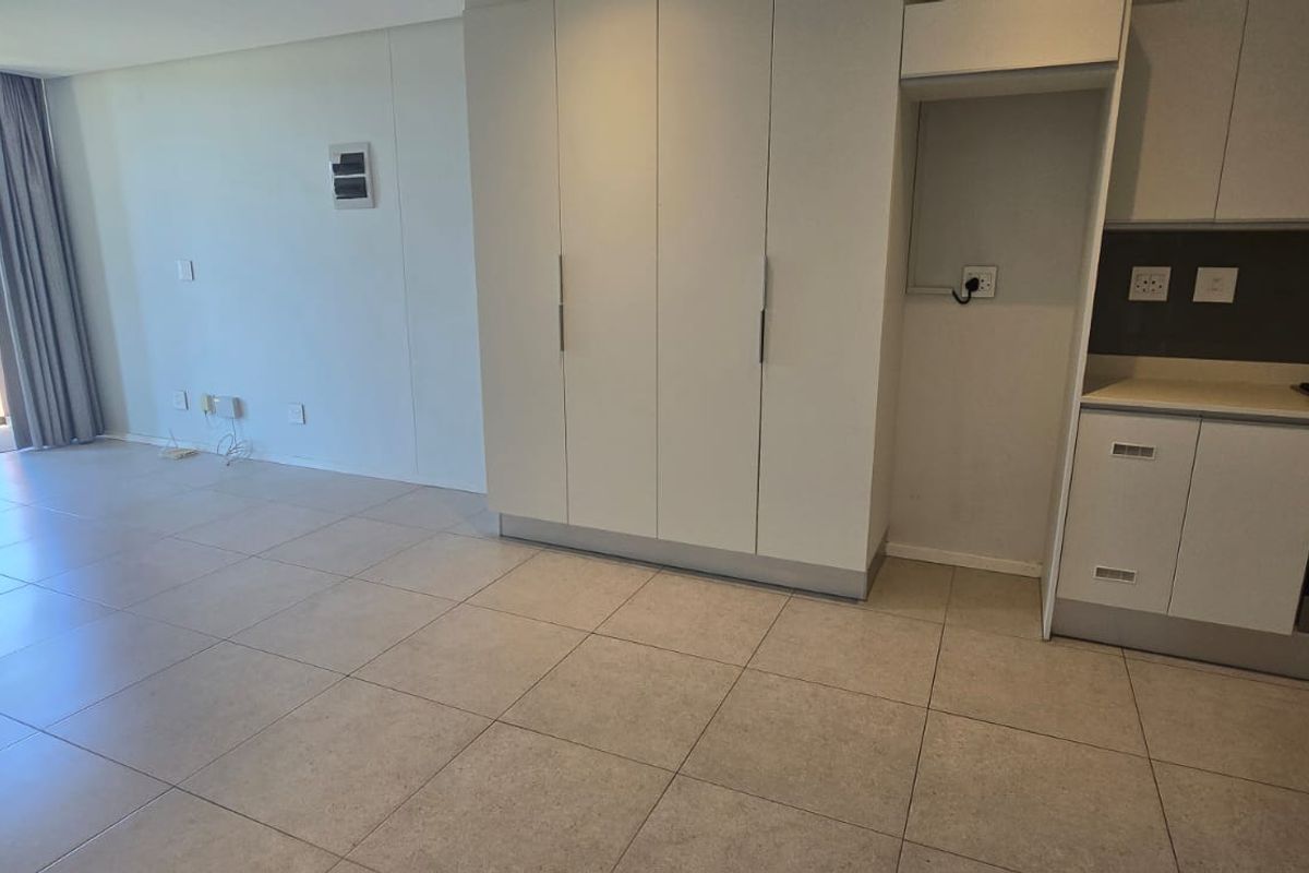 Studio Apartment For Sale - Photo 4