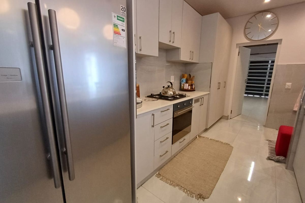 Charming 3-Bedroom Townhouse in Salta Estate — Coastal Living with Secure Estate Lifestyle - Photo 4