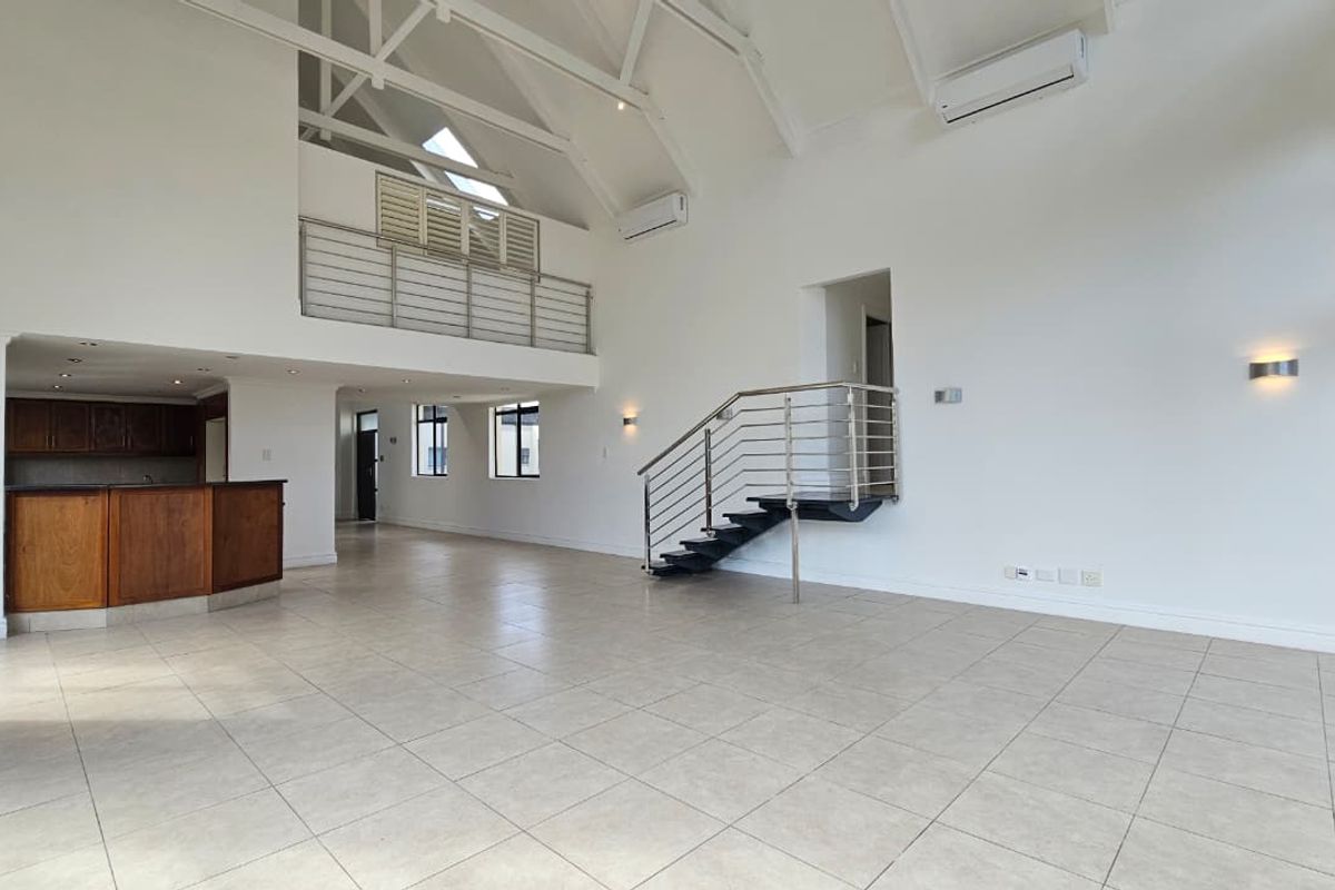 Prime Property Presents: Luxurious Double-Volume Penthouse in Durban’s Point Waterfront - Photo 4