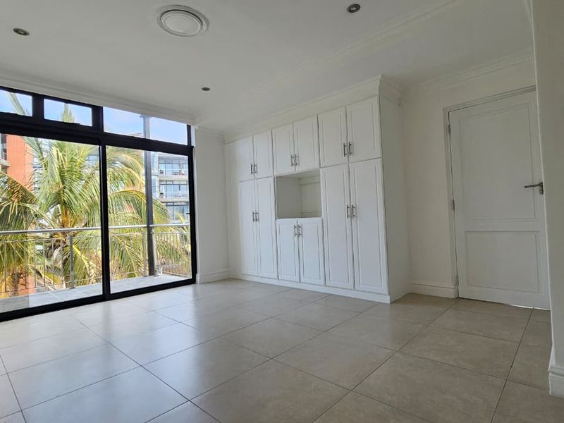 Prime Property Presents: Luxurious Double-Volume Penthouse in Durban’s Point Waterfront - Photo 7