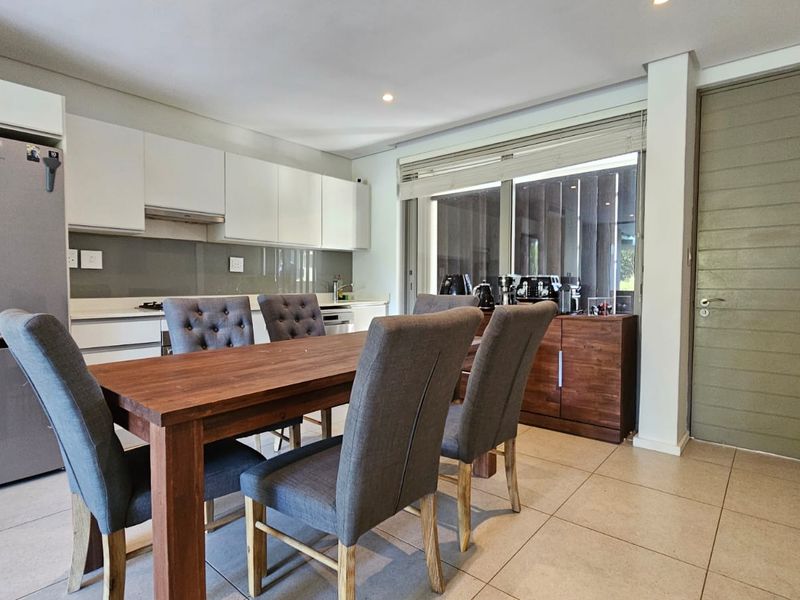 2 Bedroom 2 Bathroom Apartment For Sale - Photo 2