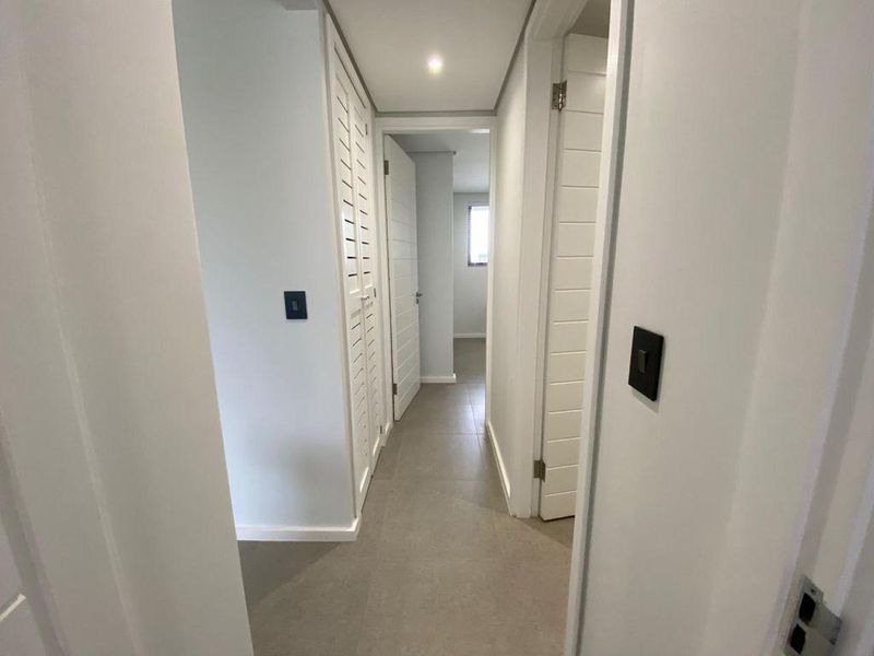 Elegant Coastal 2‐Bedroom Apartment — Pebble Beach, Sibaya - Photo 10