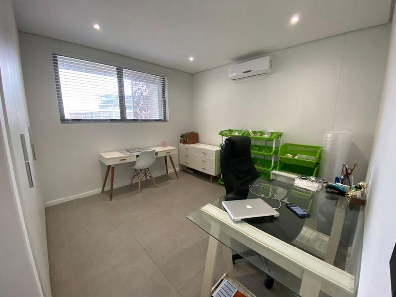 Elegant Coastal 2‐Bedroom Apartment — Pebble Beach, Sibaya - Photo 9