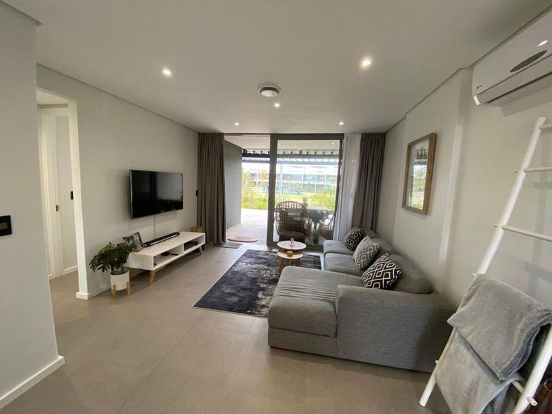 Elegant Coastal 2‐Bedroom Apartment — Pebble Beach, Sibaya - Photo 6
