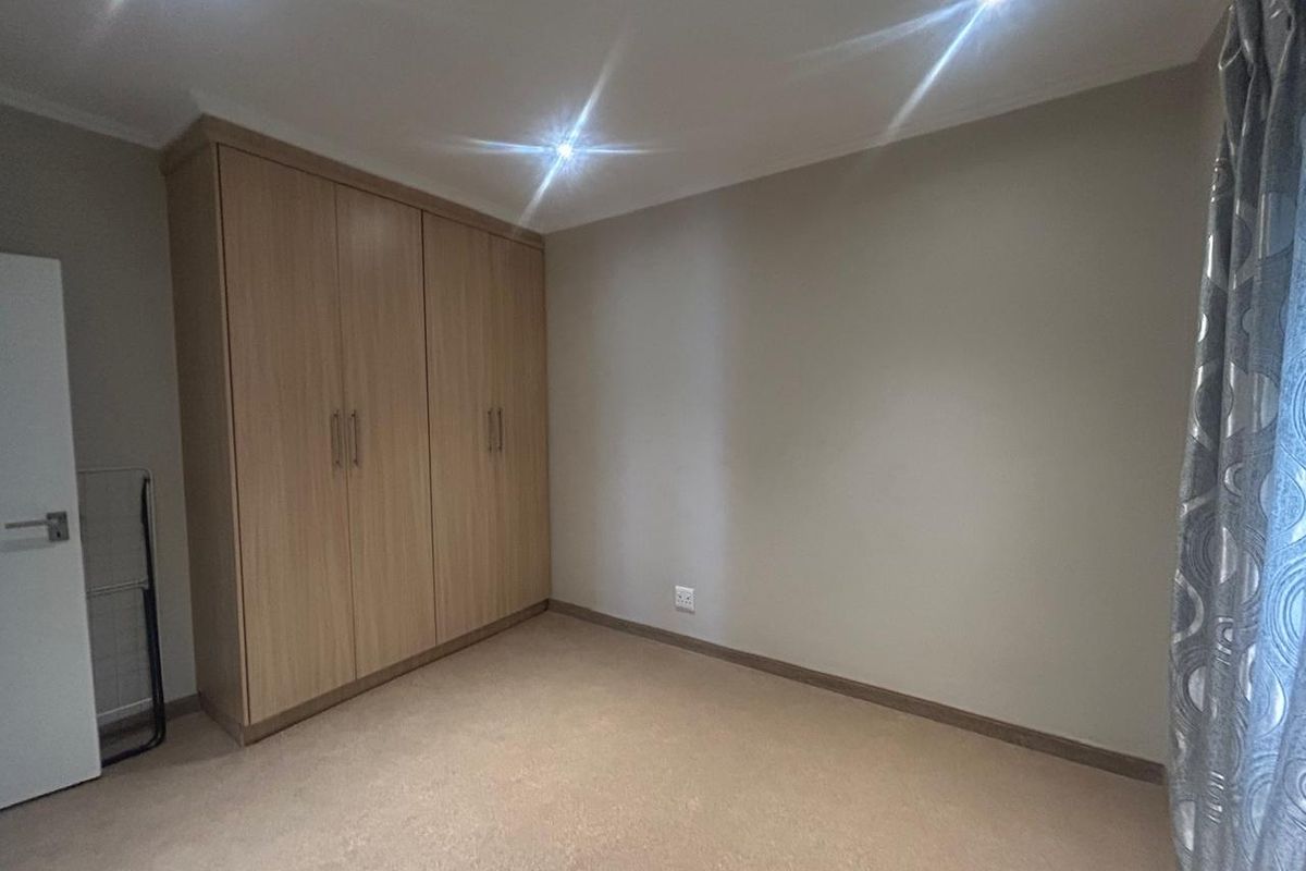 Modern 2 Bedroom Apartment in Umhlanga Ridge - Photo 4