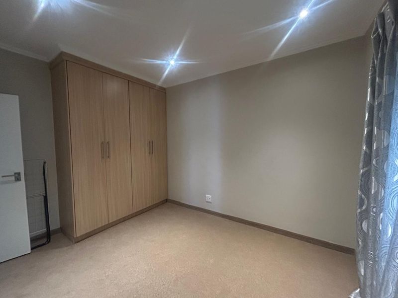 Modern 2 Bedroom Apartment in Umhlanga Ridge - Photo 4