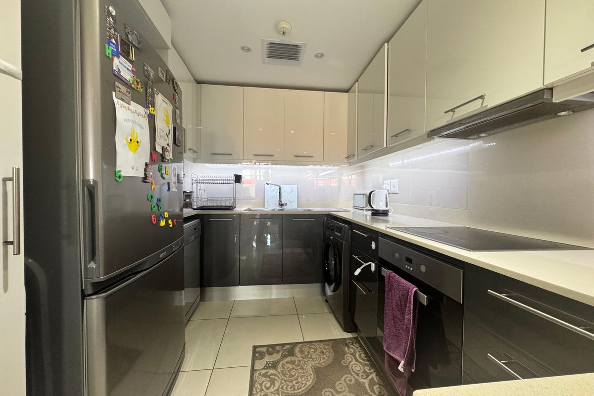 3 Bedroom Apartment in Umhlanga Ridge For Sale. - Photo 5