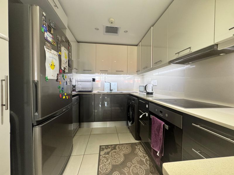 3 Bedroom Apartment in Umhlanga Ridge For Sale. - Photo 5