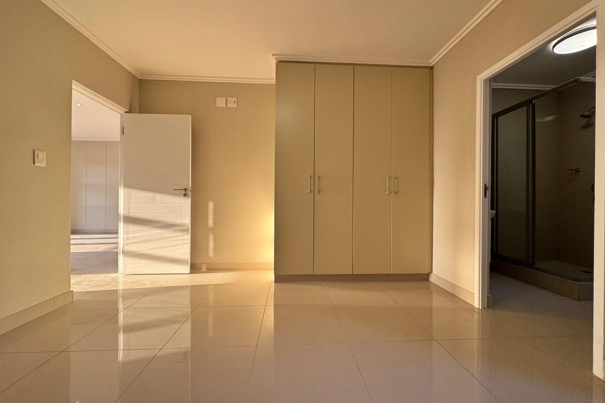 Modern 2-Bedroom Apartment for Sale in Umhlanga Ridge. - Photo 5