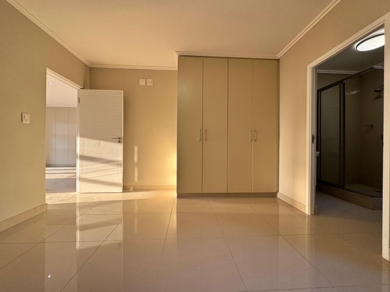 Modern 2-Bedroom Apartment for Sale in Umhlanga Ridge. - Photo 5