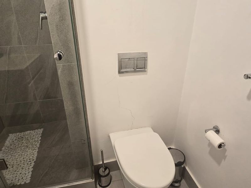 Furnished Two Bedroom Two Bathroom Apartment -To Let - Photo 8