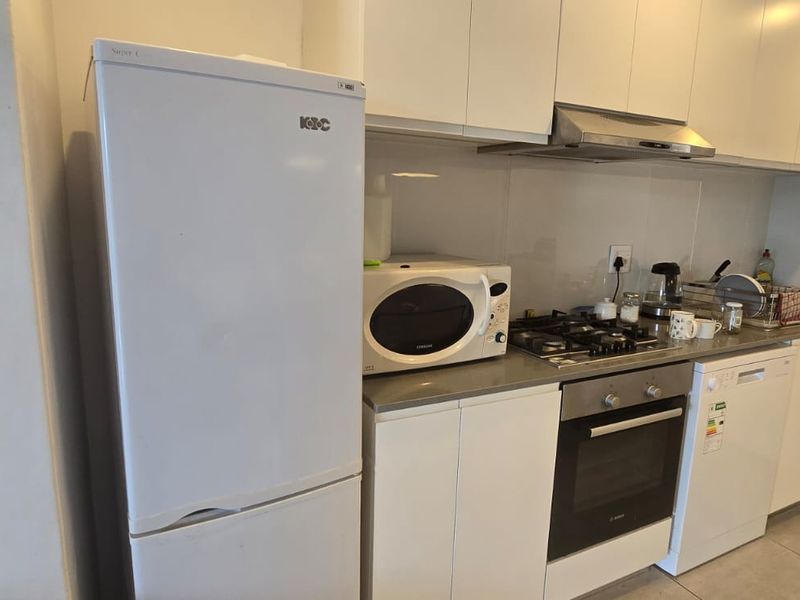 Furnished Two Bedroom Two Bathroom Apartment -To Let - Photo 3