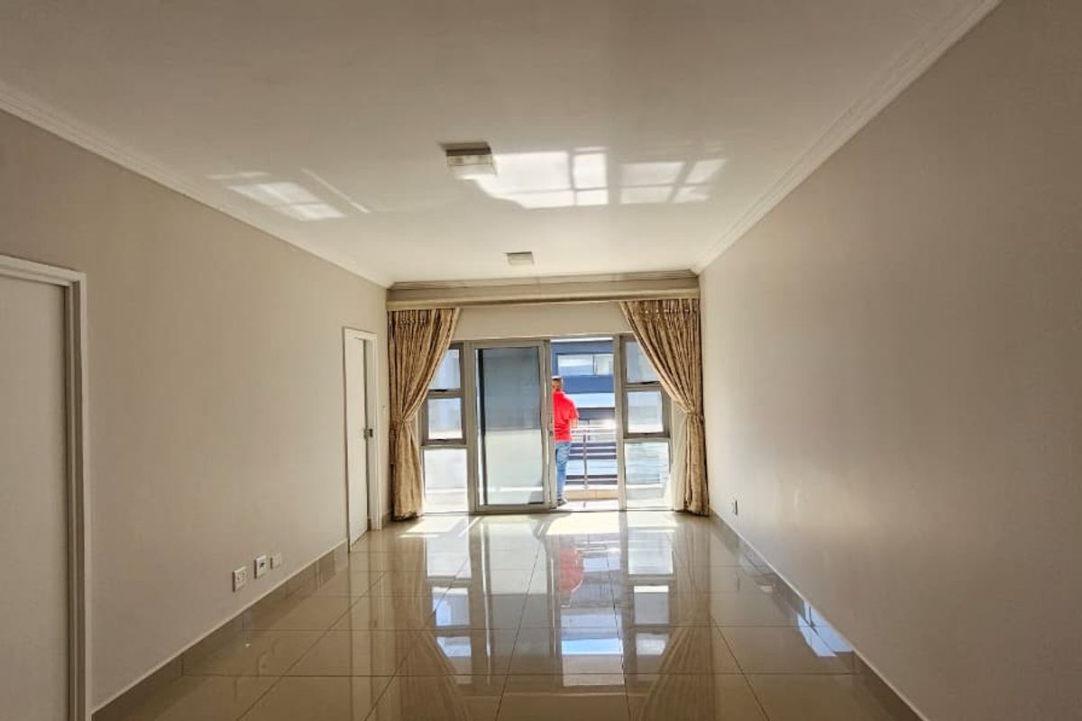 2 bedroom apartment for sale - Photo 4