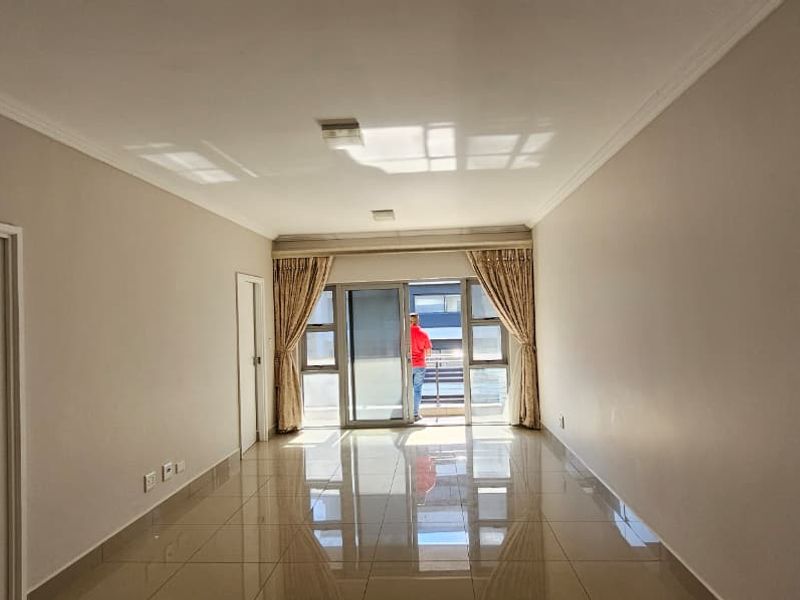2 bedroom apartment for sale - Photo 4