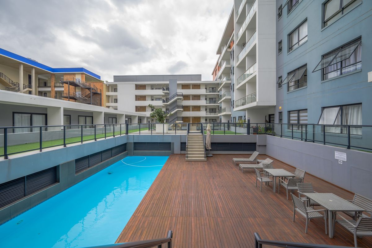 Modern two bedroom Apartment - Photo 2