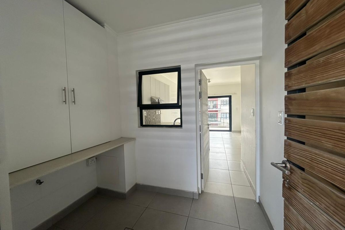 Modern two bedroom Apartment - Photo 3