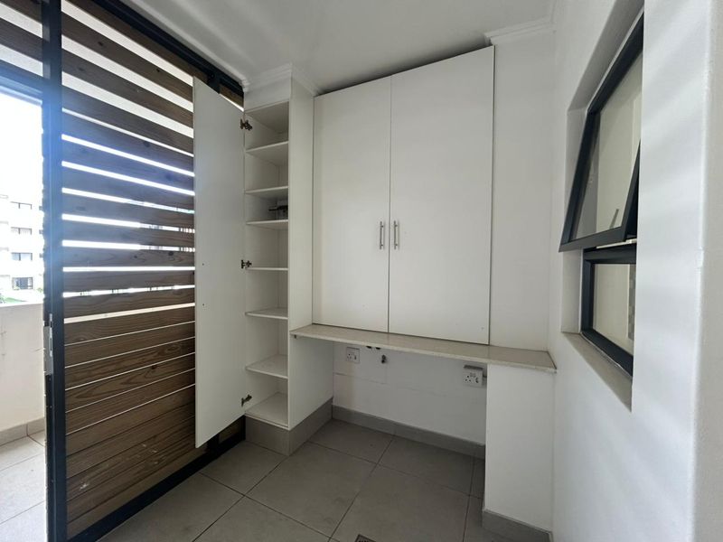 Modern two bedroom Apartment - Photo 9