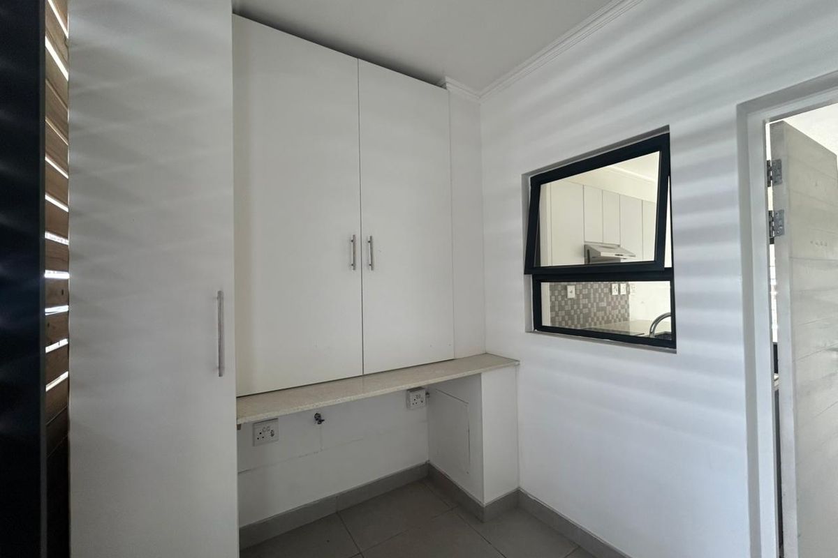 Modern two bedroom Apartment - Photo 4