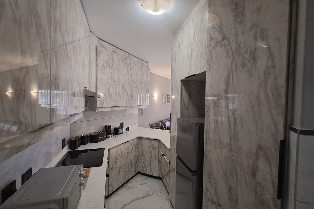 Modern Fully Furnished 2 Bedroom | 2 Bathroom Apartment – Move-In Ready Comfort & Style - Photo 5