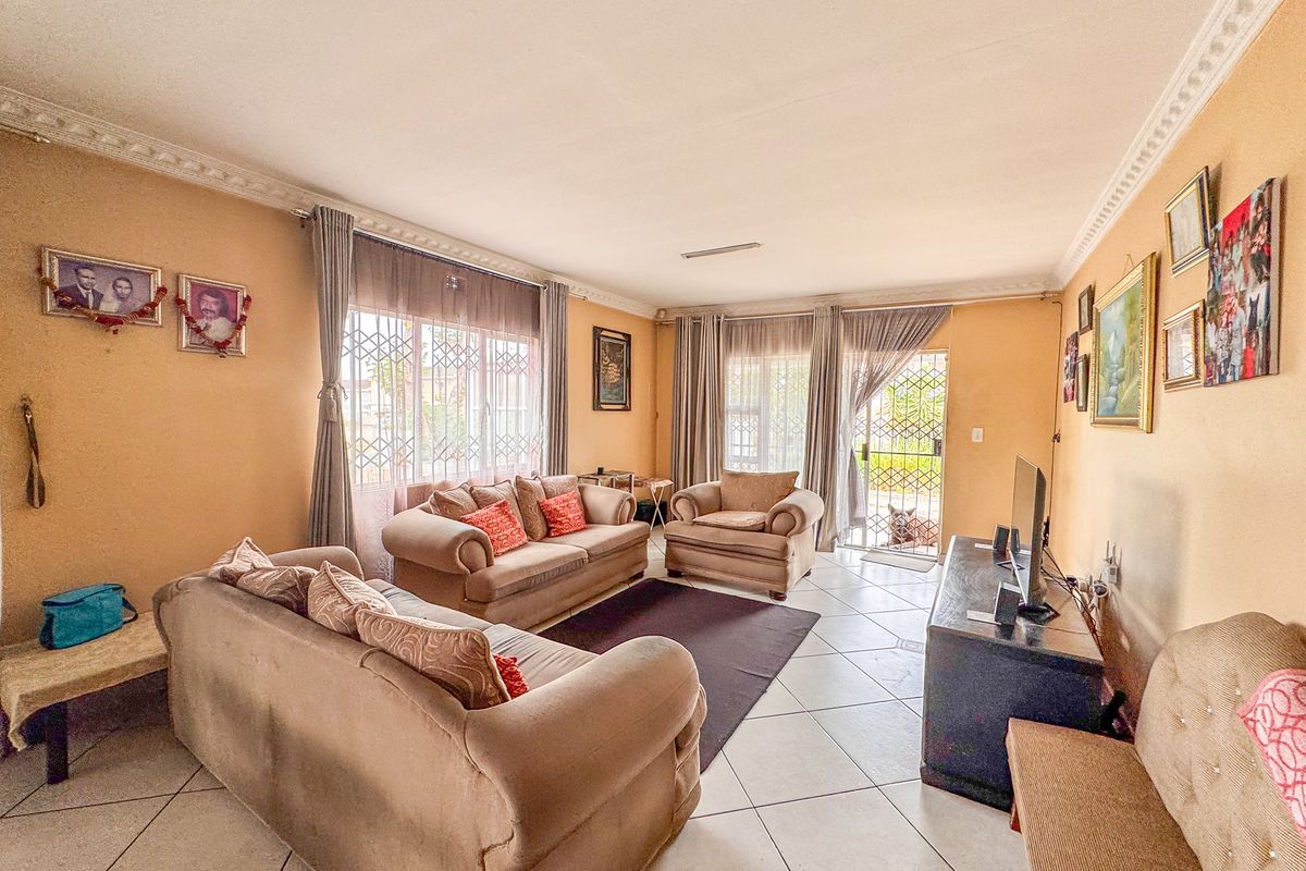 Move-In Ready Northcroft Phoenix Gem with Income-Ready Flatlet - Photo 3
