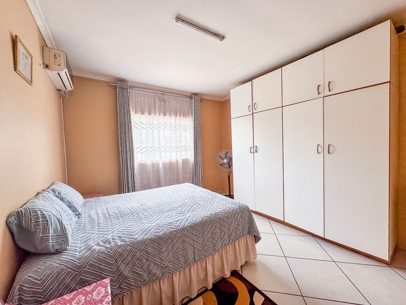 Move-In Ready Northcroft Phoenix Gem with Income-Ready Flatlet - Photo 6