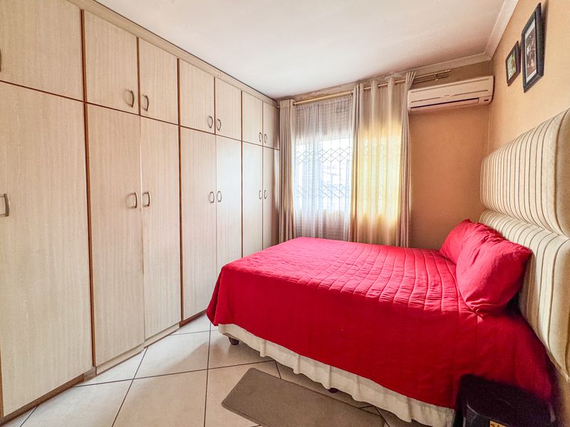 Move-In Ready Northcroft Phoenix Gem with Income-Ready Flatlet - Photo 8