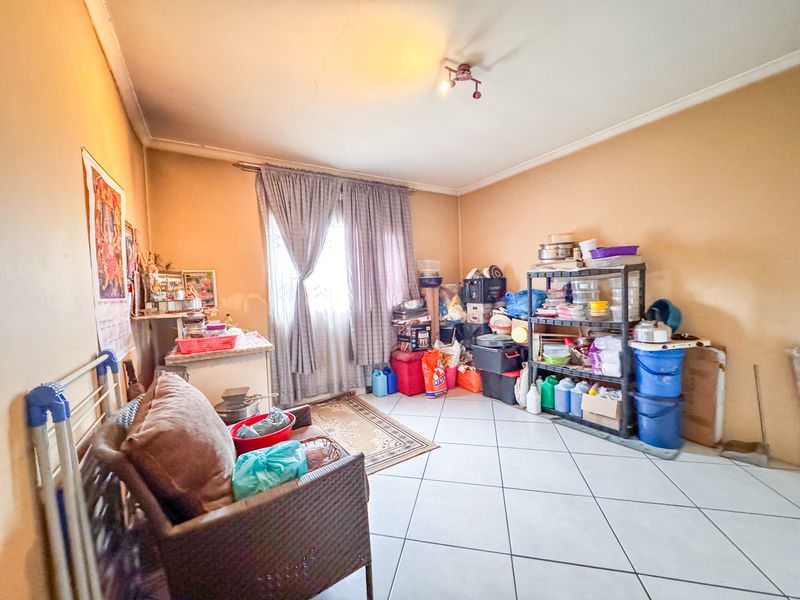 Move-In Ready Northcroft Phoenix Gem with Income-Ready Flatlet - Photo 7