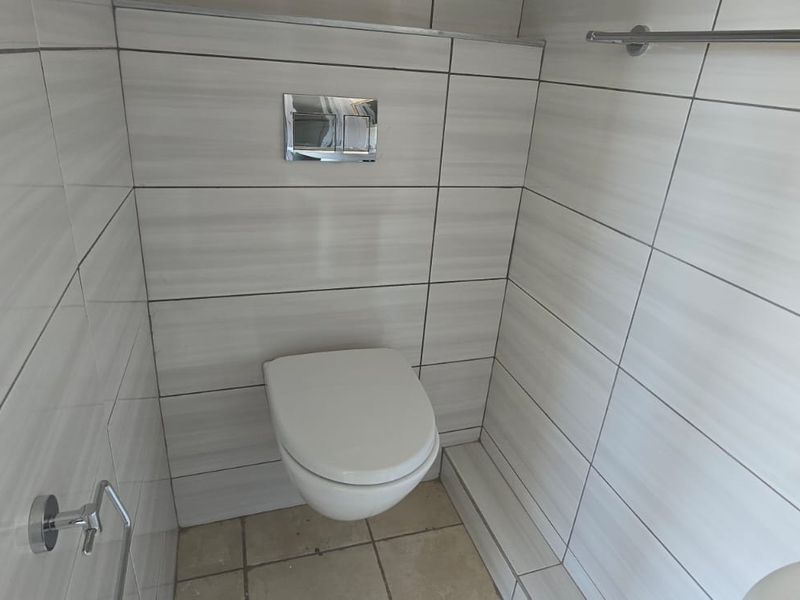 Unfurnished two bedroom to rent - Photo 8