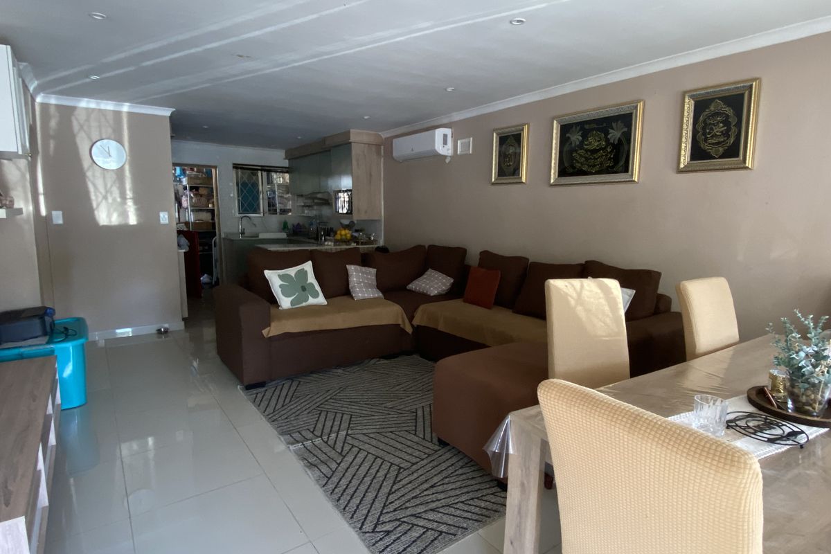 2 Bedroom Townhouse For Sale In Sherwood - Photo 2