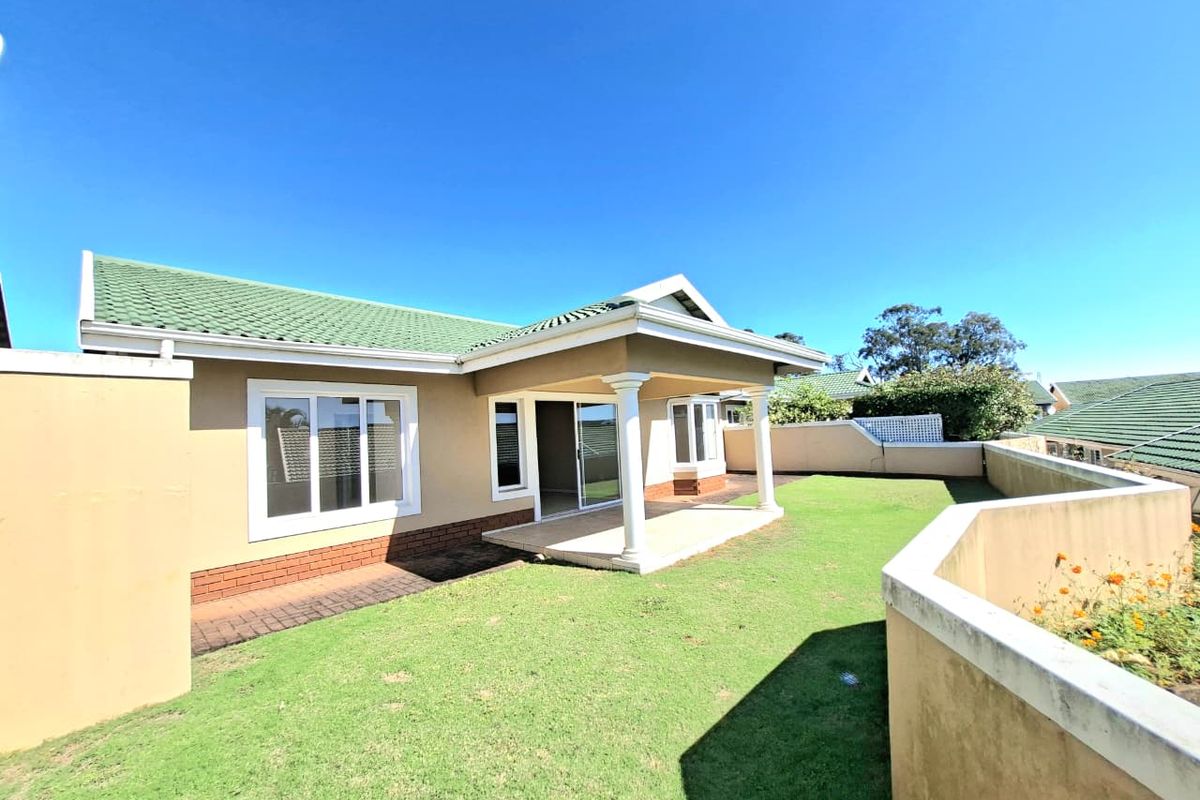 Secure, Stylish & Spacious Living in Mount Edgecombe Manors! - UNDER RENOVATIONS - Photo 2