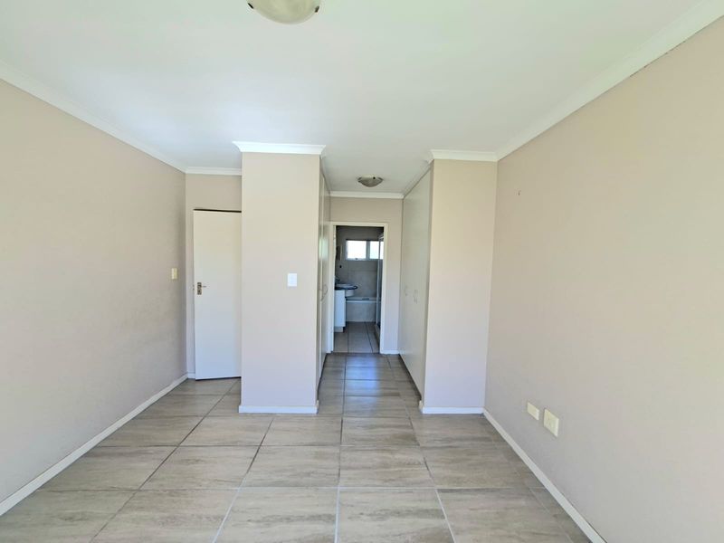 Secure, Stylish & Spacious Living in Mount Edgecombe Manors! - UNDER RENOVATIONS - Photo 10