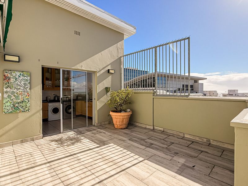 Spacious Penthouse Living with Ocean & Signal Hill Views. - Photo 4